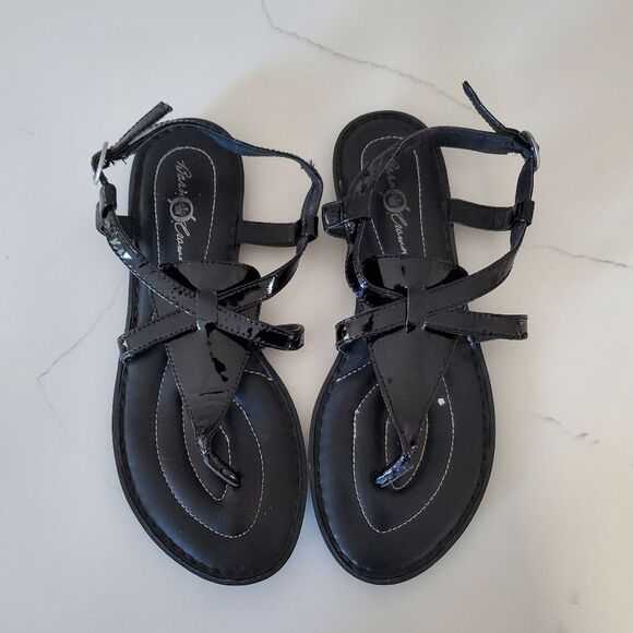Born Crown Women's Sandals Size 8 Black Patent Leather Ankle Strap Flats - Picture 1 of 5